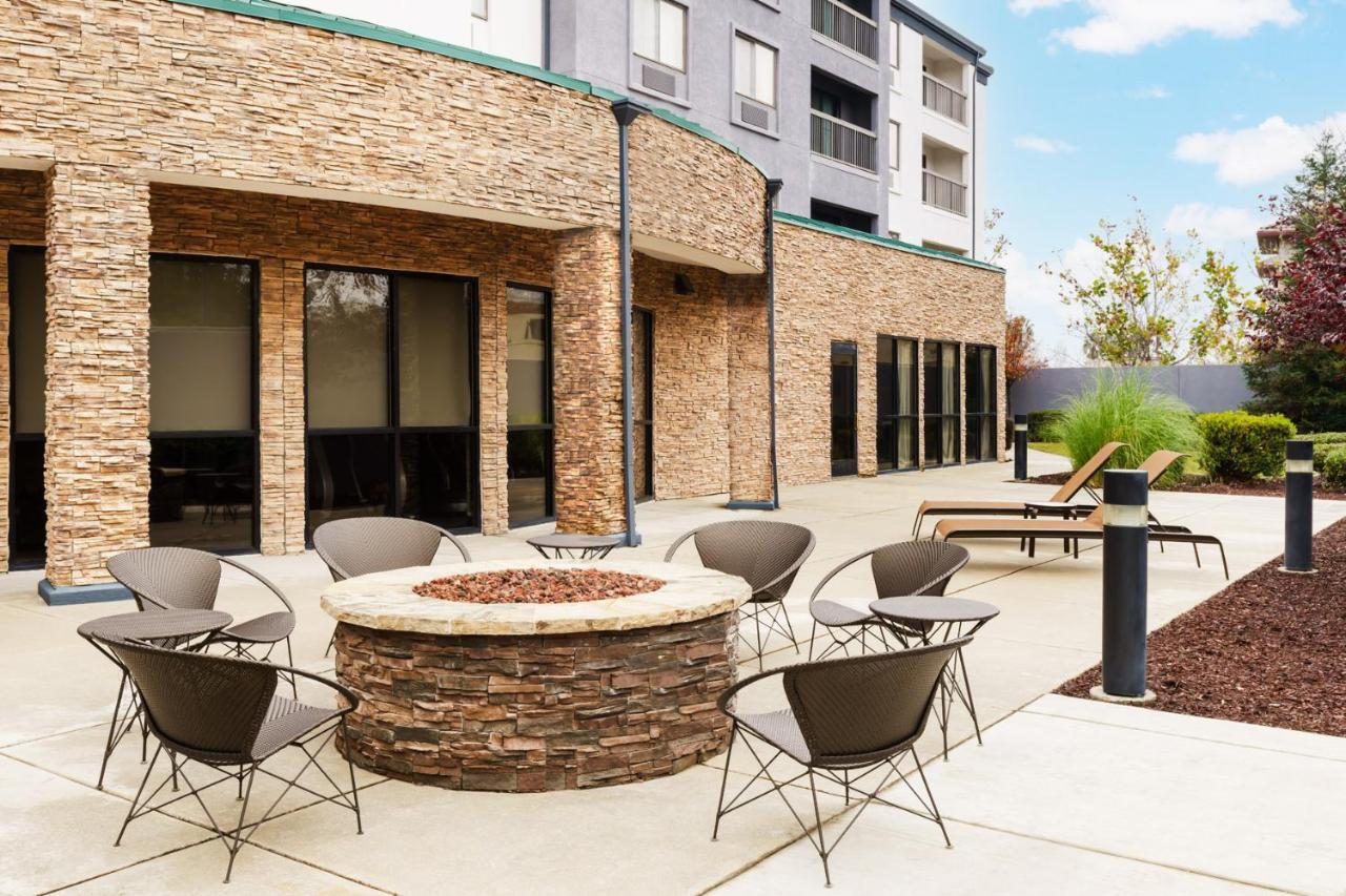 Courtyard By Marriott Sacramento Folsom Hotel Exterior foto