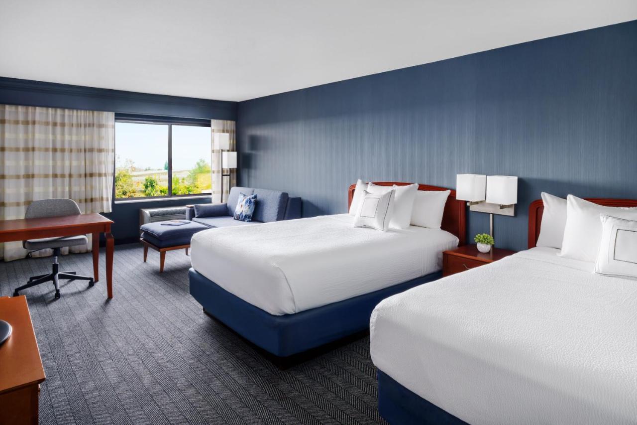 Courtyard By Marriott Sacramento Folsom Hotel Exterior foto