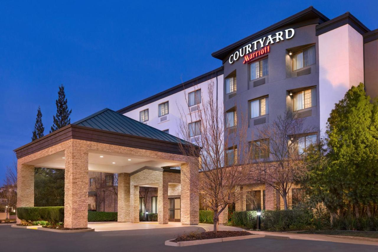 Courtyard By Marriott Sacramento Folsom Hotel Exterior foto