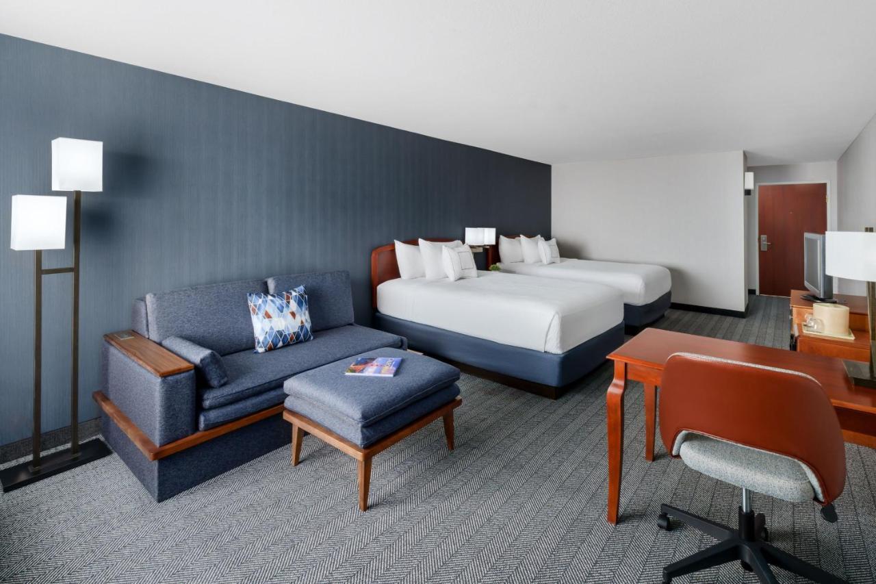 Courtyard By Marriott Sacramento Folsom Hotel Exterior foto