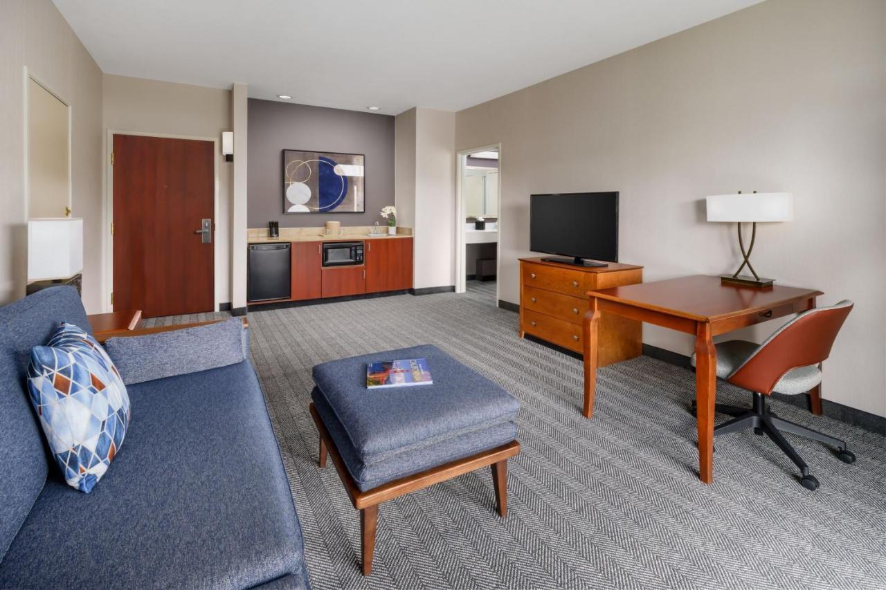 Courtyard By Marriott Sacramento Folsom Hotel Exterior foto