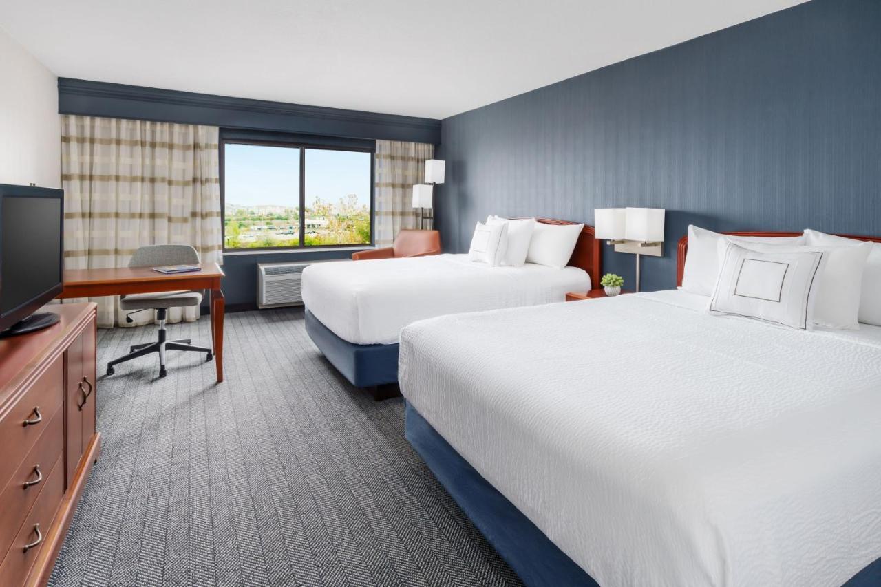 Courtyard By Marriott Sacramento Folsom Hotel Exterior foto