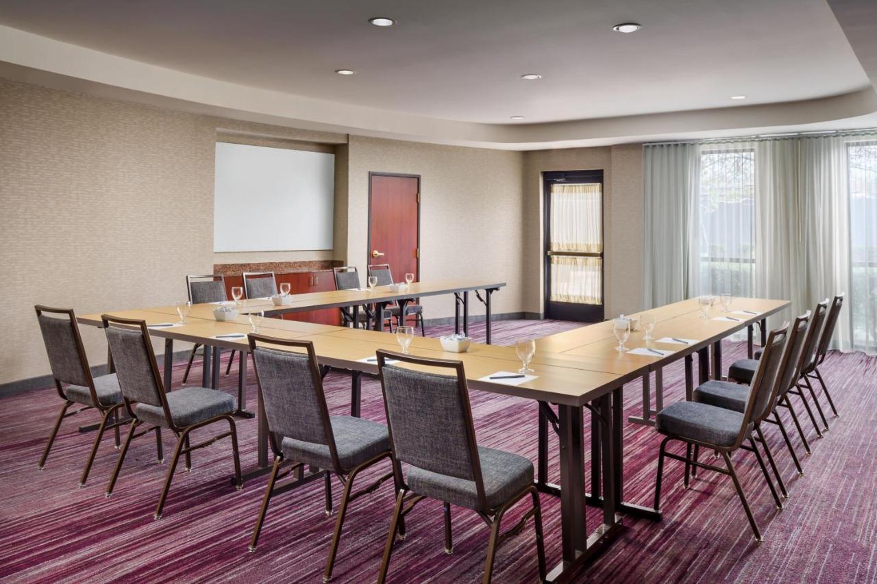 Courtyard By Marriott Sacramento Folsom Hotel Exterior foto