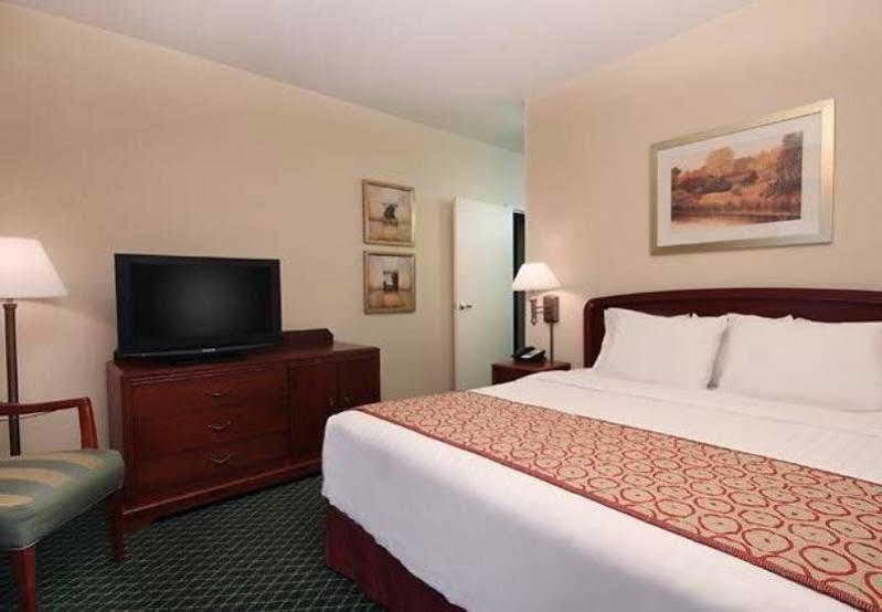 Courtyard By Marriott Sacramento Folsom Hotel Exterior foto
