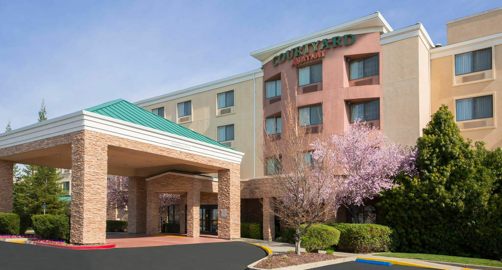 Courtyard By Marriott Sacramento Folsom Hotel Exterior foto